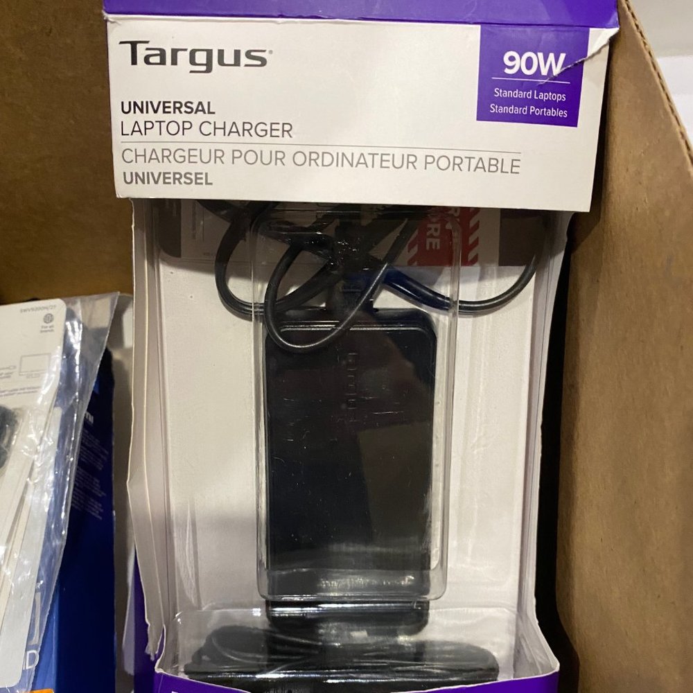 Targus 90W AC Semi-Slim Universal Laptop Charger